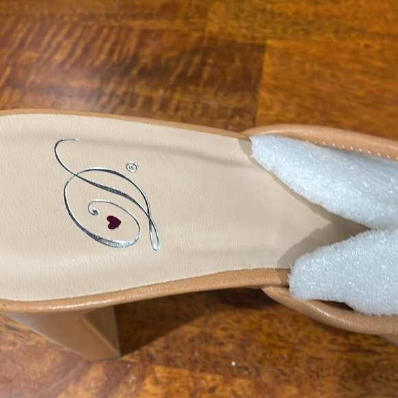 Cute heels - Picture 11 of 12